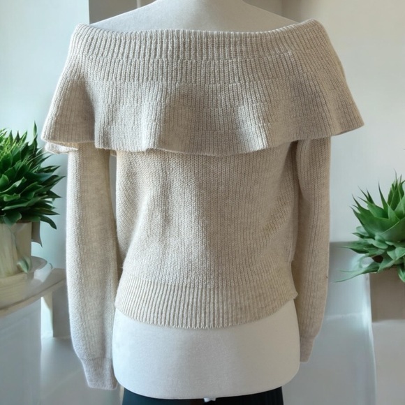 Off the shoulder Cream Sweater - Picture 4 of 6